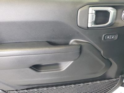 2023 Jeep Wrangler — photo 14 view