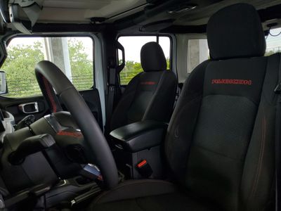 2023 Jeep Wrangler — photo 18 view