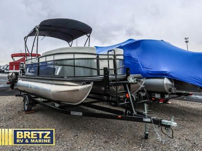 2026 SunChaser Vista — front three-quarter view