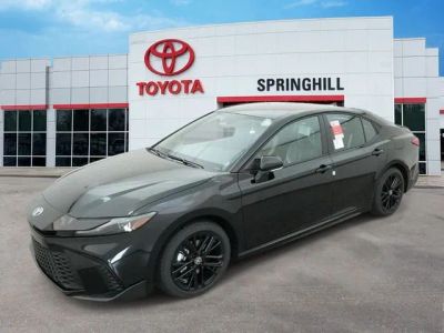 2026 Toyota Camry SE — front three-quarter view