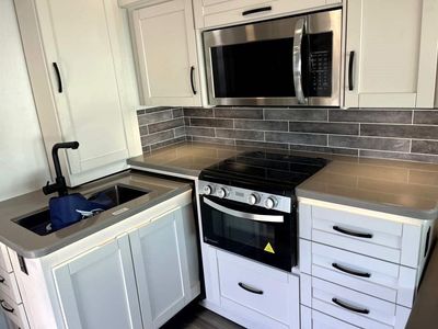 2026 Jayco Precept — photo 14 view