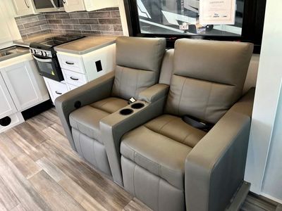 2026 Jayco Precept — photo 11 view