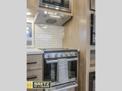 2025 Ember RV Touring Edition — photo 13 view