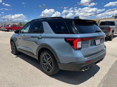 2025 Ford Explorer — detail view