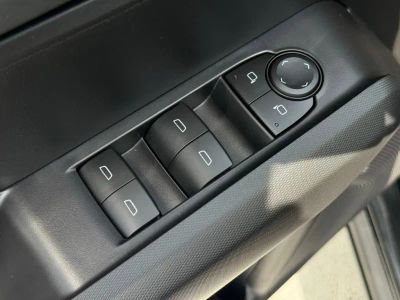 2026 Chevrolet Colorado - Photo 21