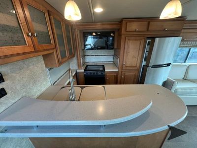 2016 Winnebago Vista LX — photo 14 view