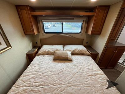 2016 Winnebago Vista LX — photo 26 view