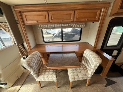 2016 Winnebago Vista LX — photo 20 view