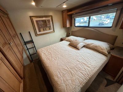 2016 Winnebago Vista LX — photo 27 view