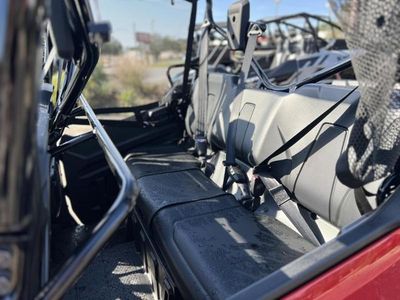 2025 Honda Pioneer 1000-6 Deluxe Crew — photo 12 view