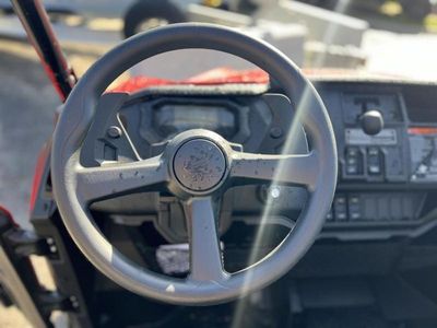 2025 Honda Pioneer 1000-6 Deluxe Crew — photo 10 view