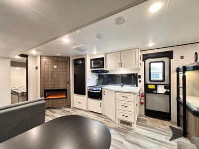 2025 Jayco Jay Flight SLX — photo 24 view