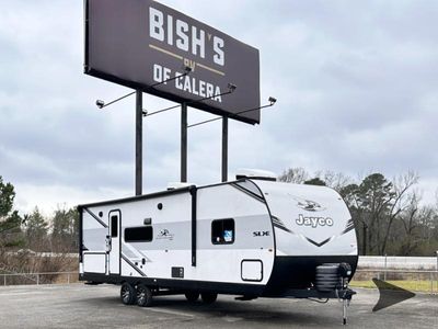 2025 Jayco Jay Flight SLX — front three-quarter view