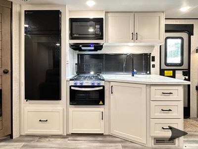 2025 Jayco Jay Flight SLX — photo 27 view
