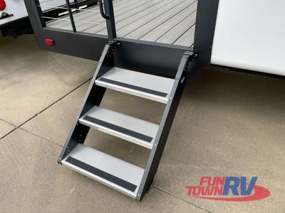 2025 Forest River RV Sabre - Photo 8
