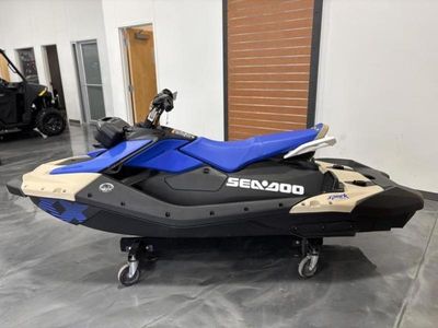 2025 Sea-Doo Spark Trixx for 3 Rotax 900 ACE - 90 iBR and Audio — photo 7 view
