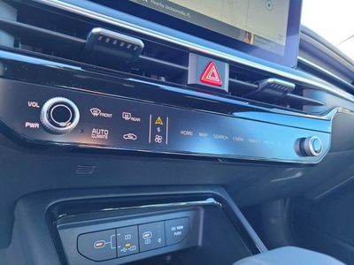 2026 Kia K5 — photo 18 view