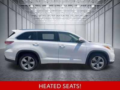 2016 Toyota Highlander — detail view