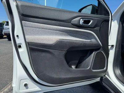 2024 Jeep Compass - Photo 13
