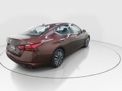 2024 Nissan Altima — photo 7 view