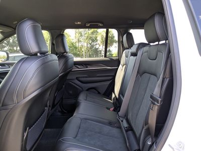 2026 Jeep Grand Cherokee - Photo 14