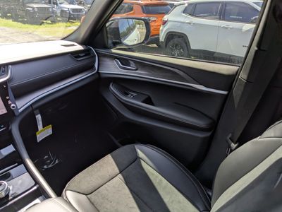 2026 Jeep Grand Cherokee - Photo 18
