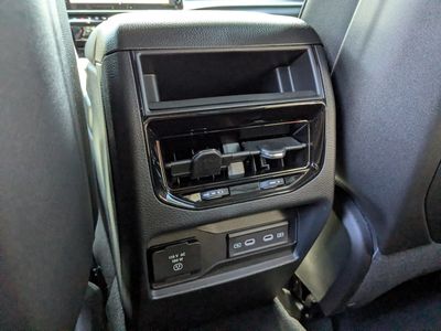 2026 Jeep Grand Cherokee - Photo 15