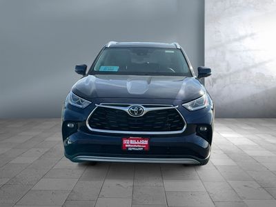 2024 Toyota Highlander — side profile view
