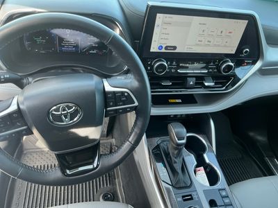 2024 Toyota Highlander — photo 14 view