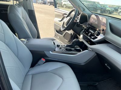 2024 Toyota Highlander — photo 20 view