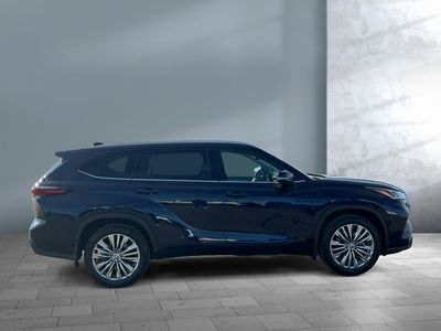 2024 Toyota Highlander — photo 7 view