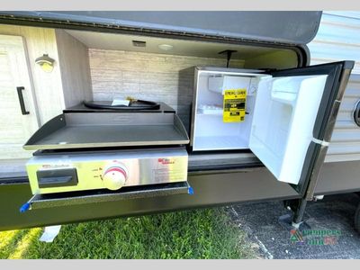 2025 Coachmen RV Catalina Legacy - Photo 8