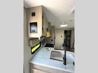 2025 Coachmen RV Catalina Legacy - Photo 39