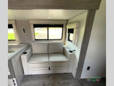 2025 Coachmen RV Catalina Legacy - Photo 36