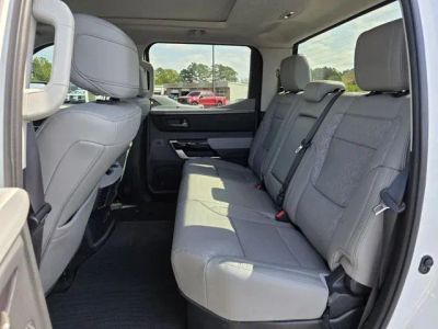 2024 Toyota Tundra - Photo 16
