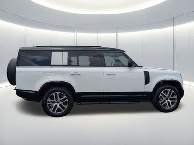 2026 Land Rover Defender 130 - Photo 6