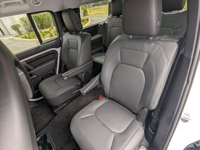 2026 Land Rover Defender 130 - Photo 12