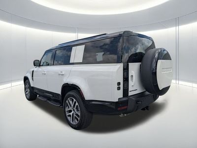 2026 Land Rover Defender 130 - Photo 3