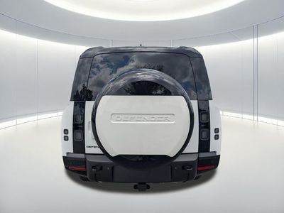 2026 Land Rover Defender 130 - Photo 4