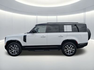 2026 Land Rover Defender 130 - Photo 2