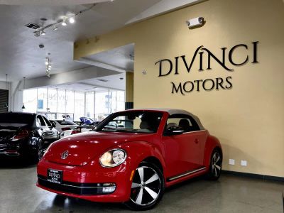 2013 Volkswagen Beetle Convertible - Photo 2