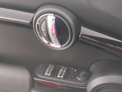 2024 MINI Convertible — photo 18 view