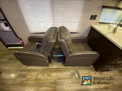 2017 Forest River RV CHEROKEE LMT - Photo 11