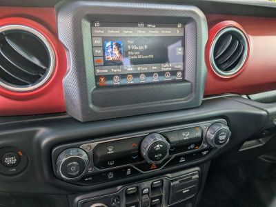 2020 Jeep Gladiator — photo 18 view