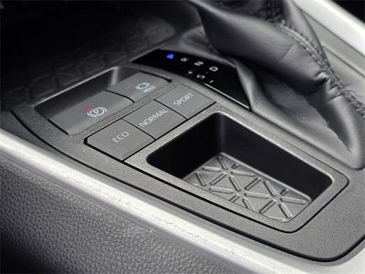 2024 Toyota RAV4 - Photo 24