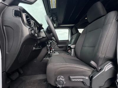2023 Jeep Wrangler - Photo 17