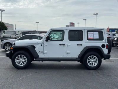 2023 Jeep Wrangler - Photo 8