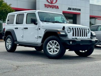 2023 Jeep Wrangler - Photo 2