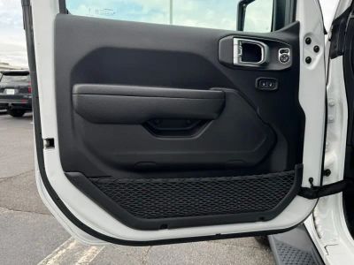 2023 Jeep Wrangler - Photo 13