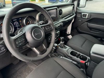 2023 Jeep Wrangler - Photo 15
